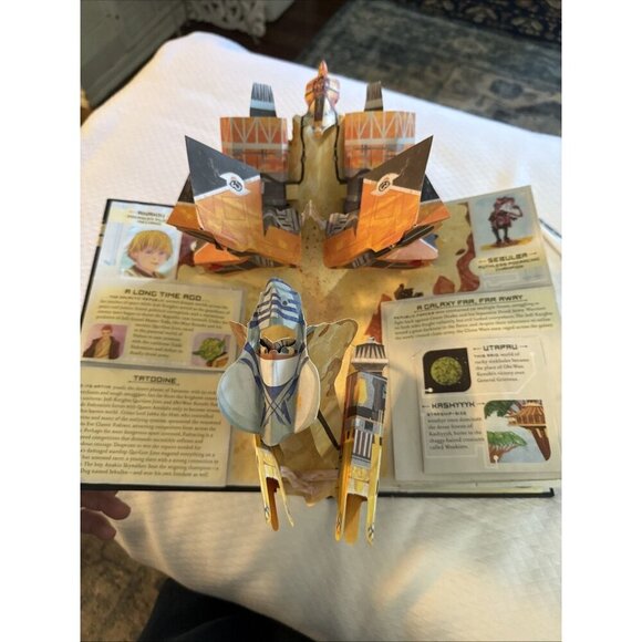 Star Wars: A Galactic Pop-Up Adventure by Matthew Reinhart and Lucasfilm Ltd - Picture 2 of 11